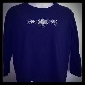 Pretty winter themed top 100% cotton